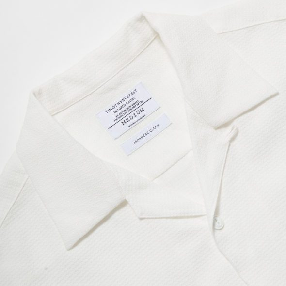 https://timothyeverest.co.uk/wp-content/uploads/2019/01/TImothy-Everest-White-Micro-Textured-Cotton-Cuban-Shirt-2-590x590.jpg